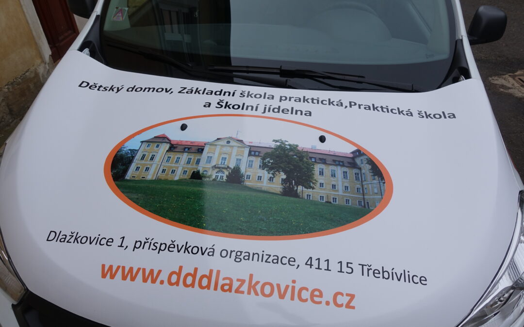 Automobil pro Dětský domov Dlažkovice